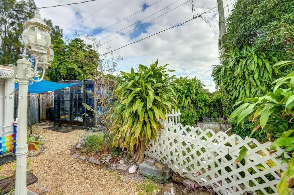 2200 SW 42nd Way Fort Lauderdale FL 33317