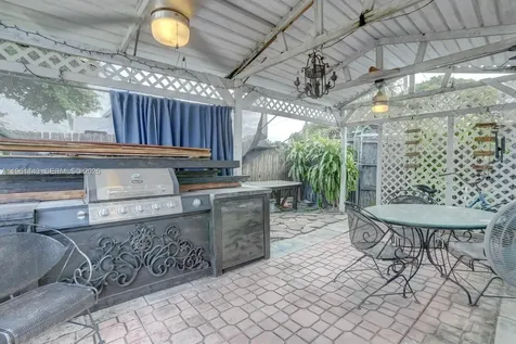 2200 SW 42nd Way Fort Lauderdale FL 33317