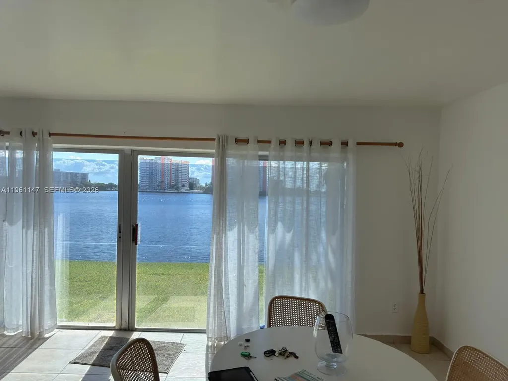 1284 NE 191 North Miami Beach FL 33179