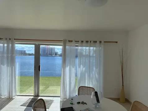 1284 NE 191 North Miami Beach FL 33179