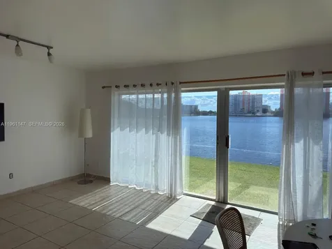 1284 NE 191 North Miami Beach FL 33179