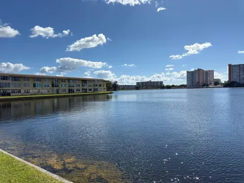 1284 NE 191 North Miami Beach FL 33179
