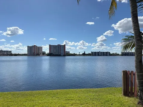 1284 NE 191 North Miami Beach FL 33179
