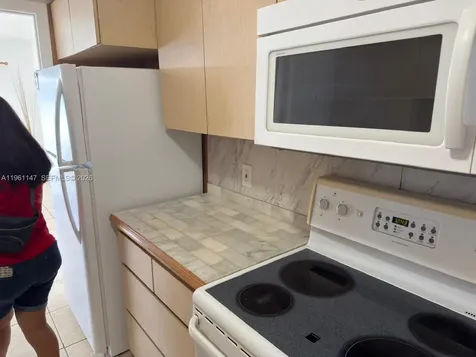 1284 NE 191 North Miami Beach FL 33179