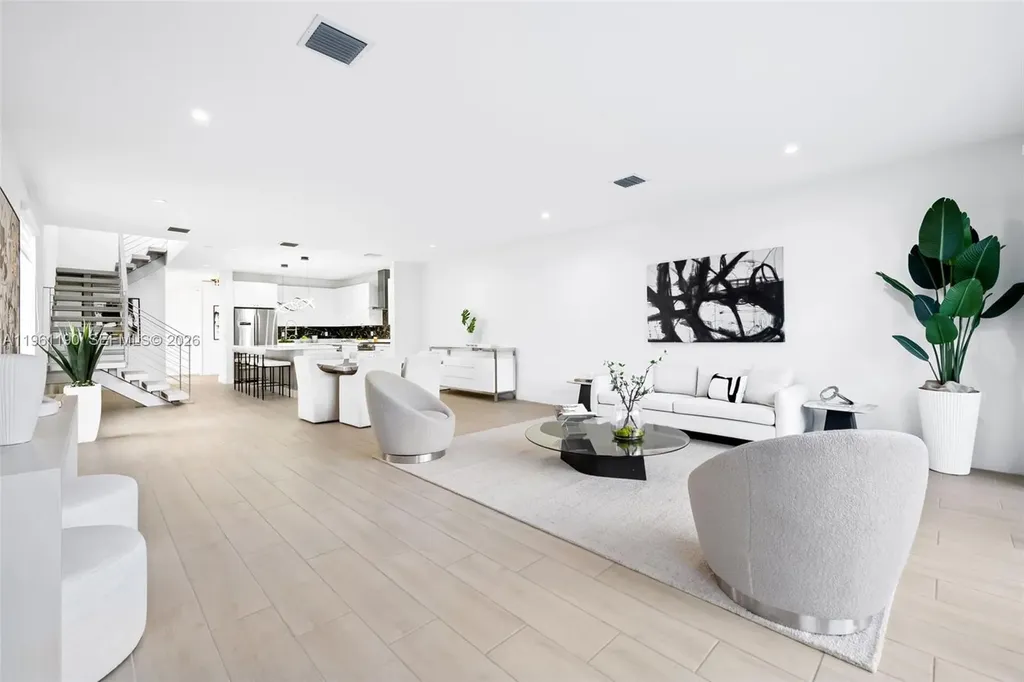 811 NE 17th Way Fort Lauderdale FL 33304