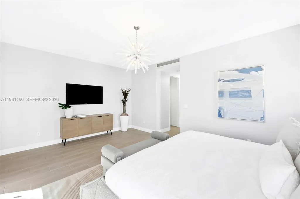 811 NE 17th Way Fort Lauderdale FL 33304