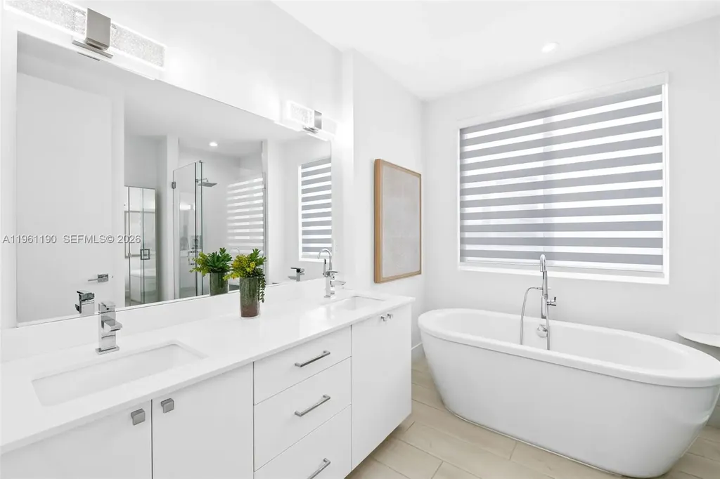 811 NE 17th Way Fort Lauderdale FL 33304