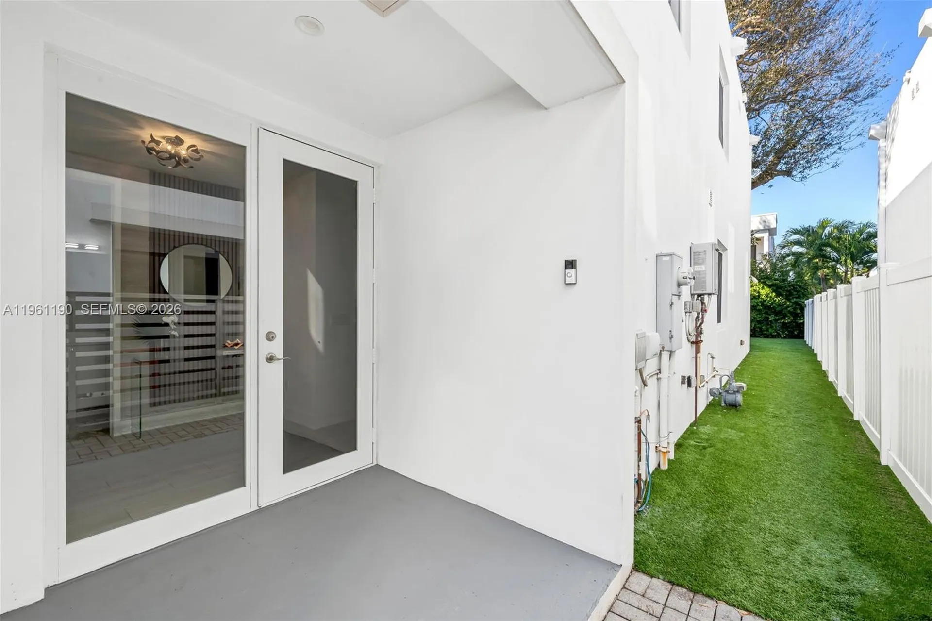 811 NE 17th Way Fort Lauderdale FL 33304