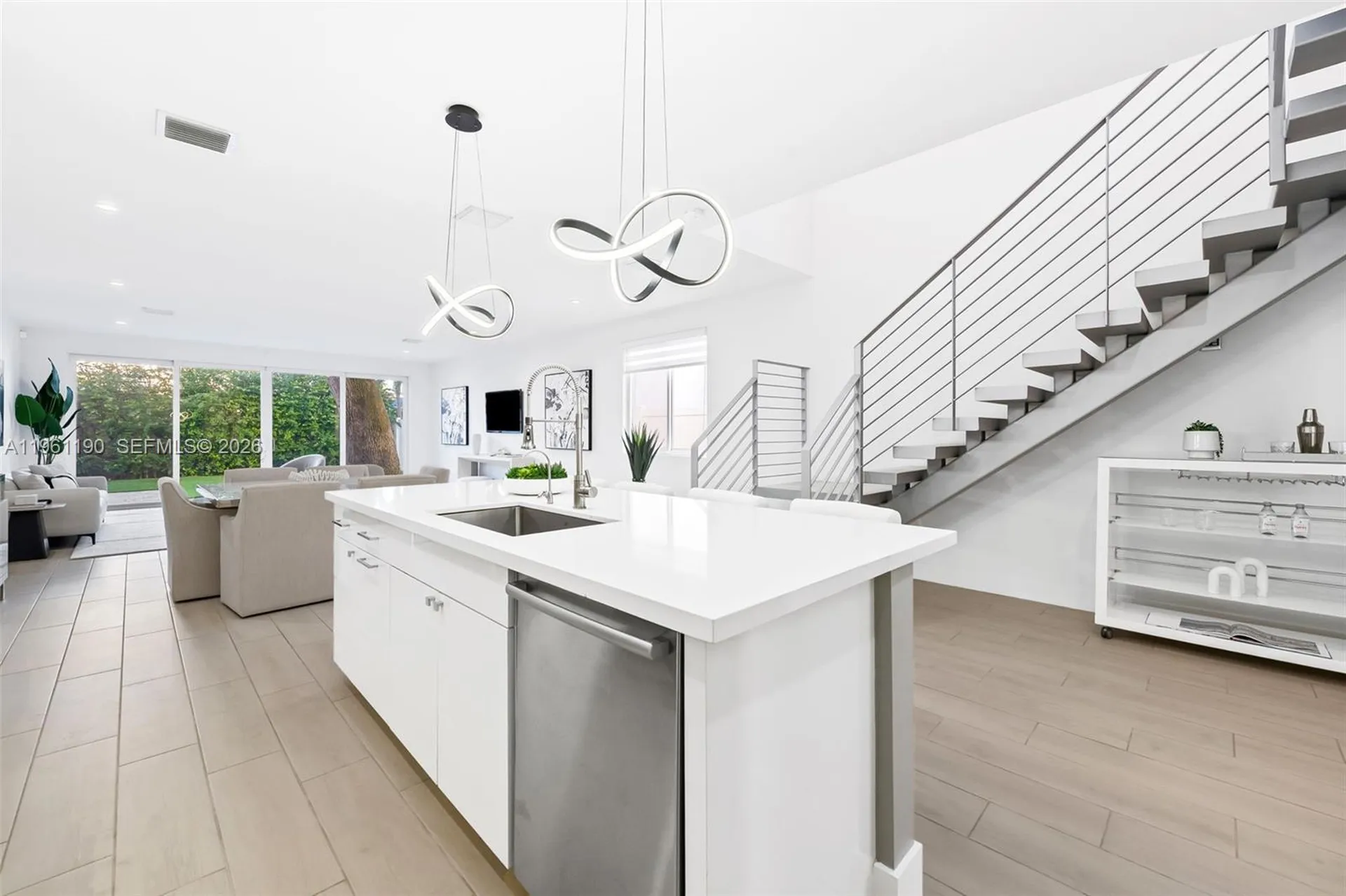 811 NE 17th Way Fort Lauderdale FL 33304