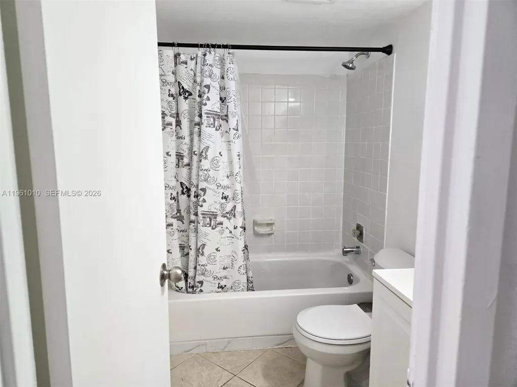 5921 Washington Street Hollywood FL 33023