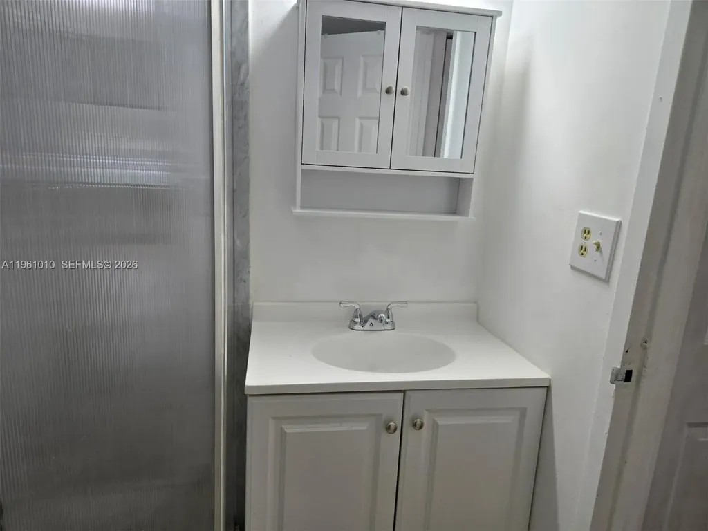 5921 Washington Street Hollywood FL 33023