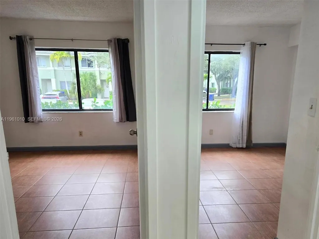 5921 Washington Street Hollywood FL 33023