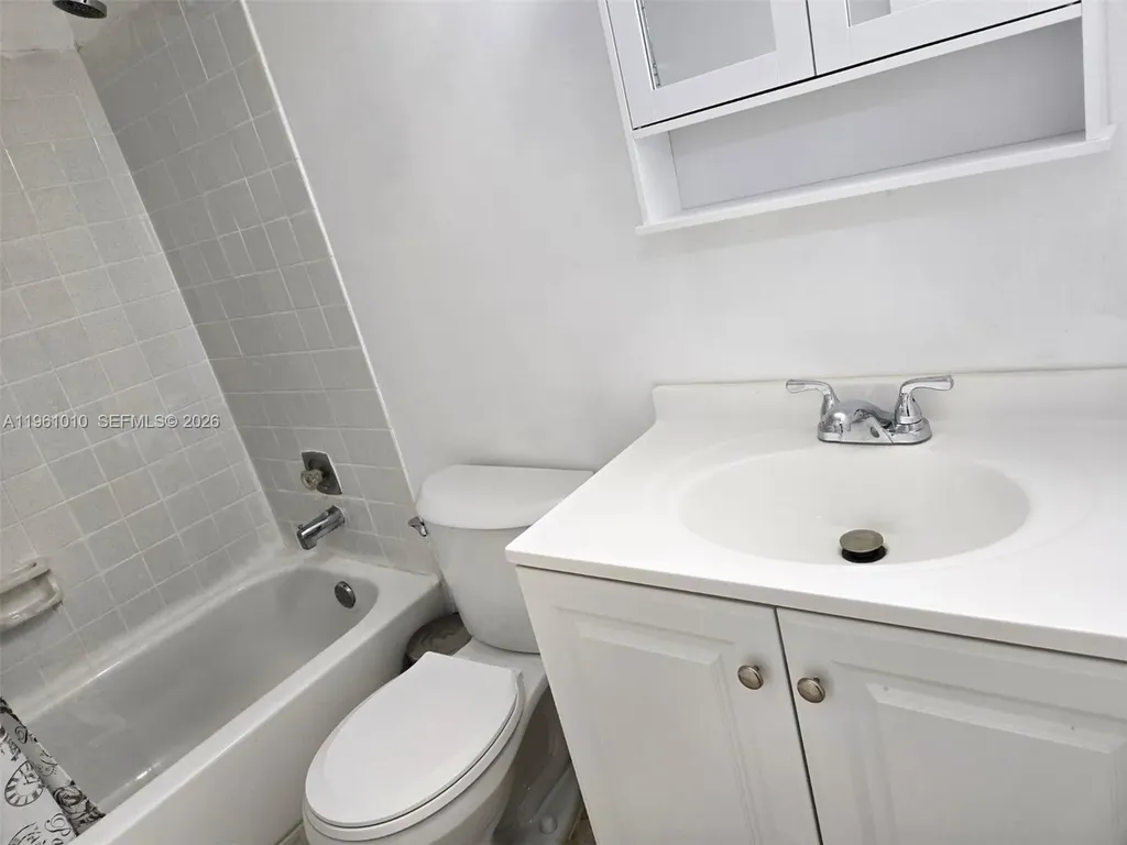5921 Washington Street Hollywood FL 33023