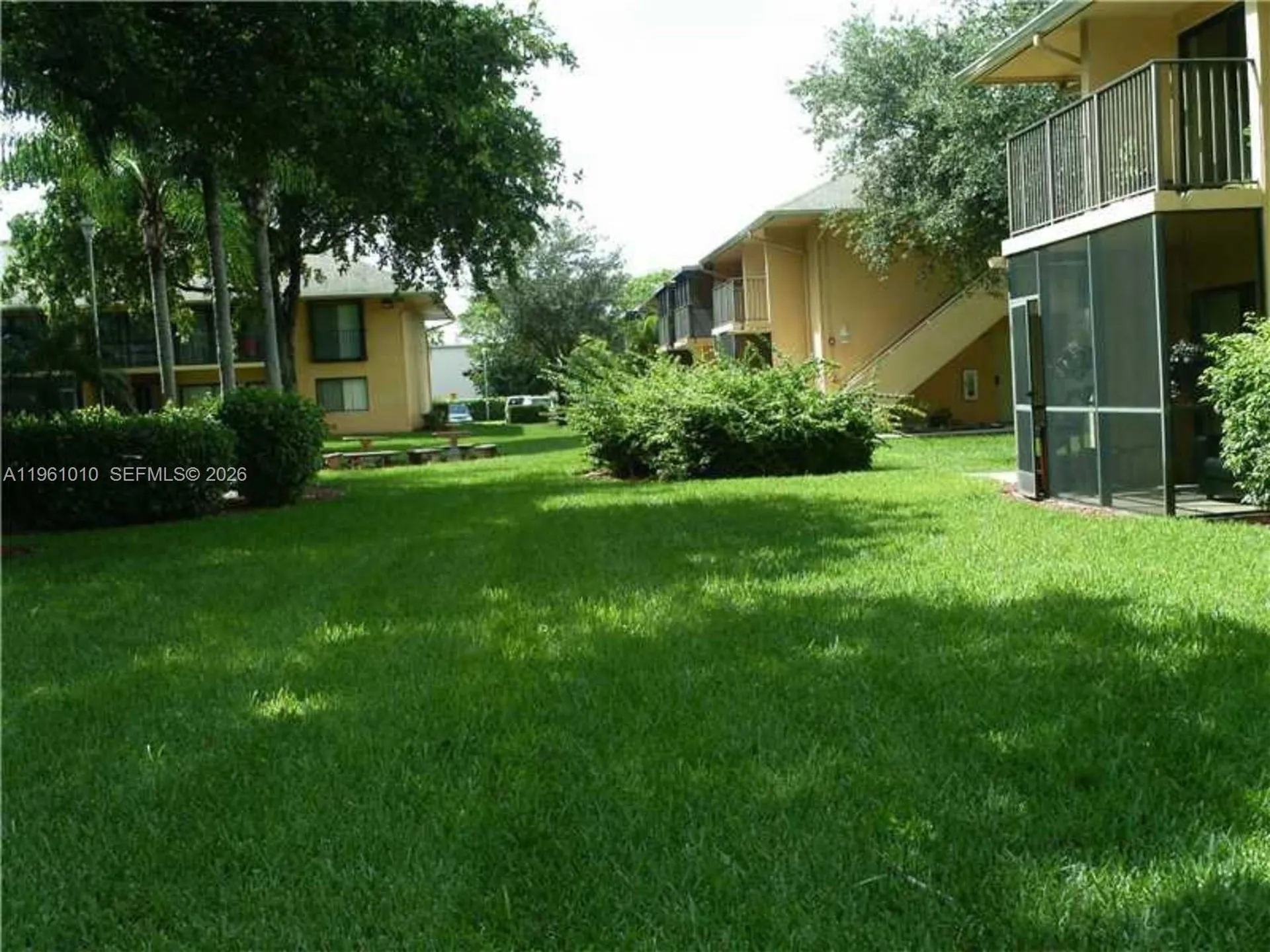 5921 Washington Street Hollywood FL 33023