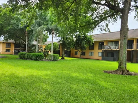 5921 Washington Street Hollywood FL 33023