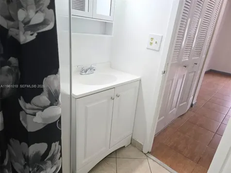 5921 Washington Street Hollywood FL 33023