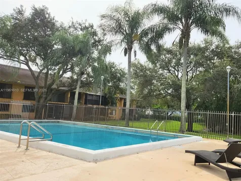 5921 Washington Street Hollywood FL 33023