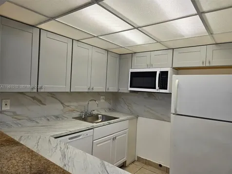5921 Washington Street Hollywood FL 33023