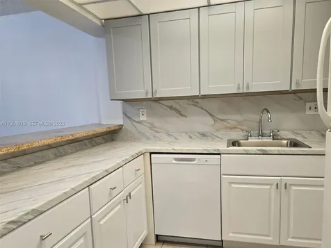 5921 Washington Street Hollywood FL 33023
