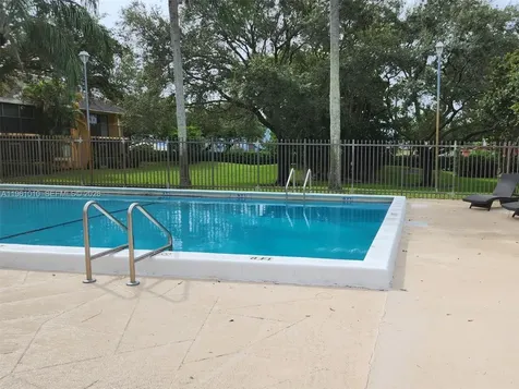 5921 Washington Street Hollywood FL 33023