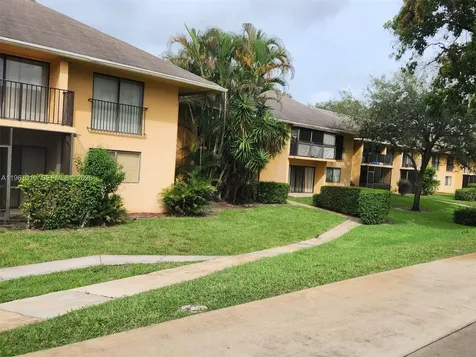 5921 Washington Street Hollywood FL 33023