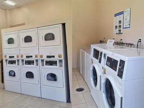 5921 Washington Street Hollywood FL 33023