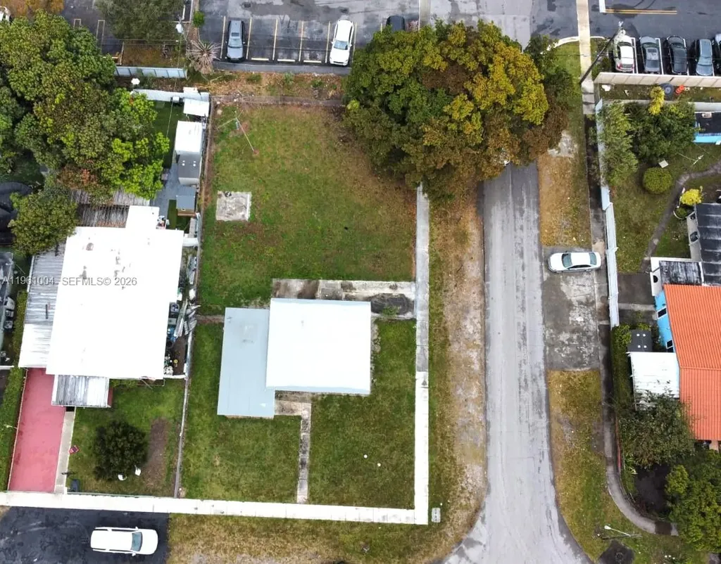 691 E 48th Street Hialeah FL 33013