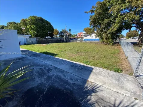 691 E 48th Street Hialeah FL 33013