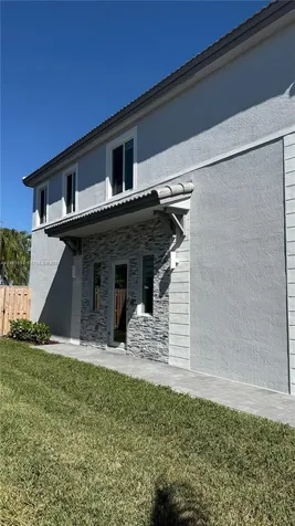 679 SE 13th Street Circle Homestead FL 33034