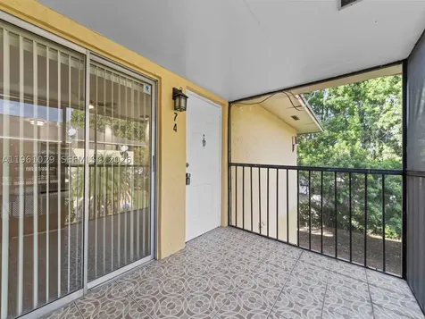 15639 SW 73rd Cir Terrace Miami FL 33193