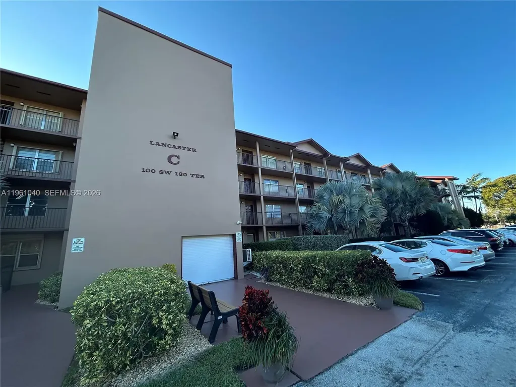 100 SW 130th Terrace Pembroke Pines FL 33027