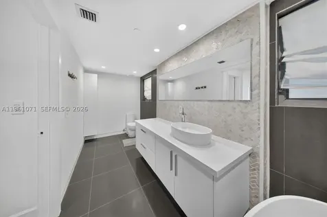 245 Michigan Avenue Miami Beach FL 33139