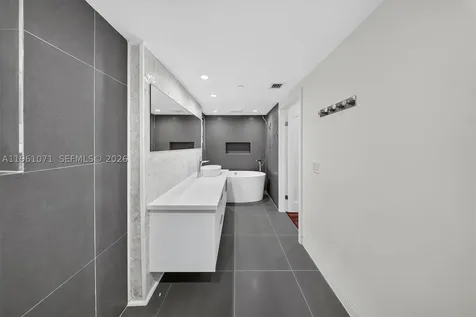 245 Michigan Avenue Miami Beach FL 33139