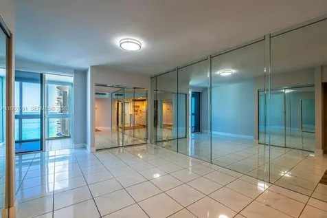 5401 Collins Avenue Miami Beach FL 33140