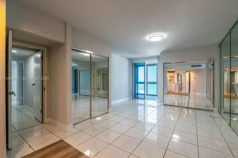 5401 Collins Avenue Miami Beach FL 33140