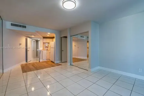 5401 Collins Avenue Miami Beach FL 33140