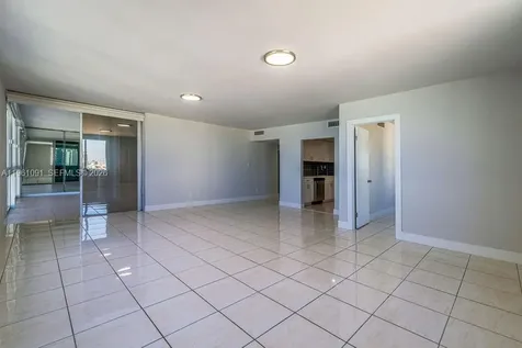 5401 Collins Avenue Miami Beach FL 33140