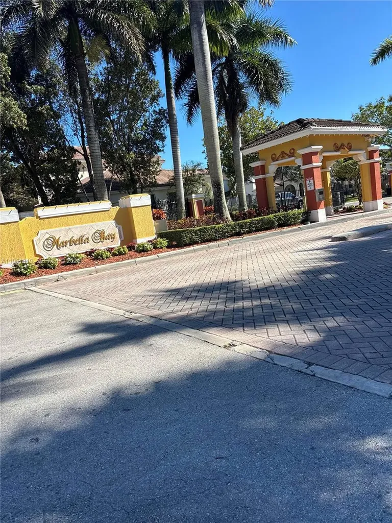 1044 NE 42nd Terrace Homestead FL 33033