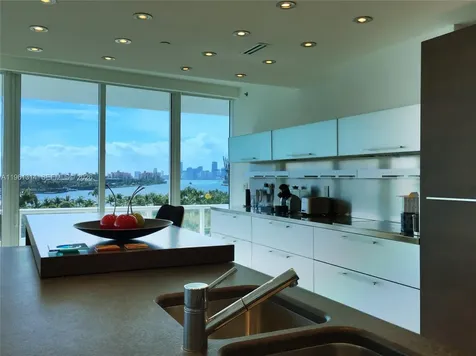 100 S Pointe Drive Miami Beach FL 33139