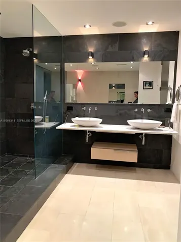 100 S Pointe Drive Miami Beach FL 33139