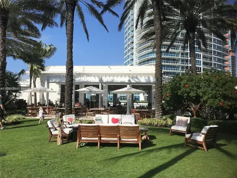 100 S Pointe Drive Miami Beach FL 33139