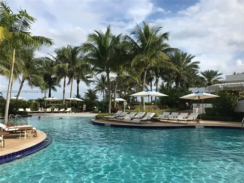 100 S Pointe Drive Miami Beach FL 33139