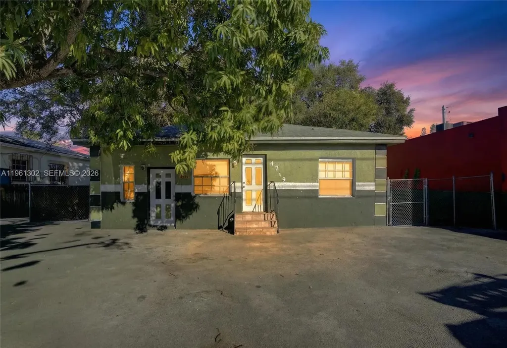 4719 NW 32nd Avenue Miami FL 33142