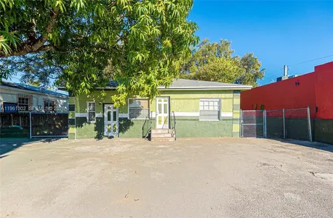 4719 NW 32nd Avenue Miami FL 33142