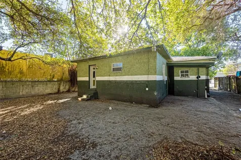4719 NW 32nd Avenue Miami FL 33142