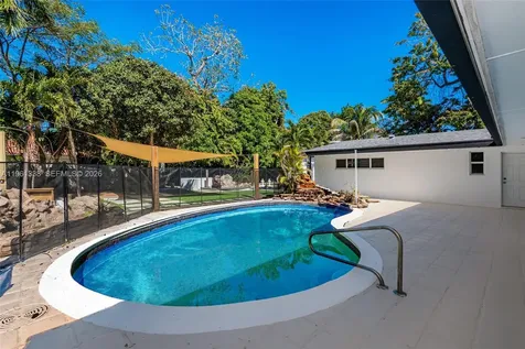 4121 SW 3rd Street Plantation FL 33317