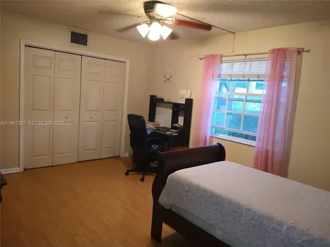 7554 Stirling Road Davie FL 33024