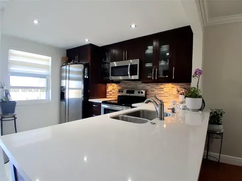 2635 NW 104th Avenue Sunrise FL 33322