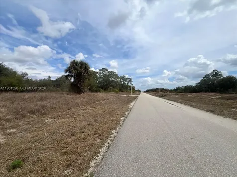 2805 E 16 Street Lehigh Acres FL 33972