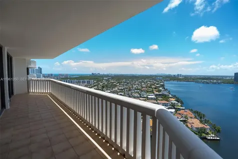 1000 W Island Boulevard Aventura FL 33160